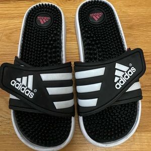 ADIDAS adissage slides size 6